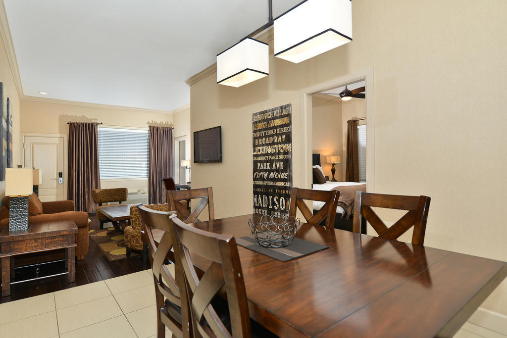 Prestige Vernon Hotel Ngoại thất bức ảnh